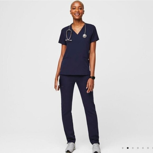 Figs Casma Three Pocket Scrub Top Navy Size XL - Picture 3 of 10
